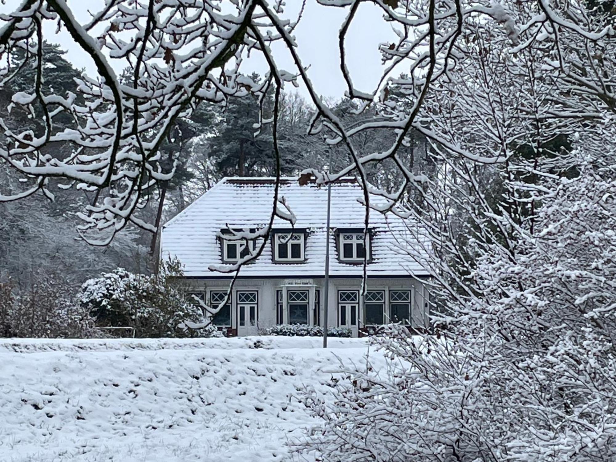 B&B De Zulthe Roden Esterno foto