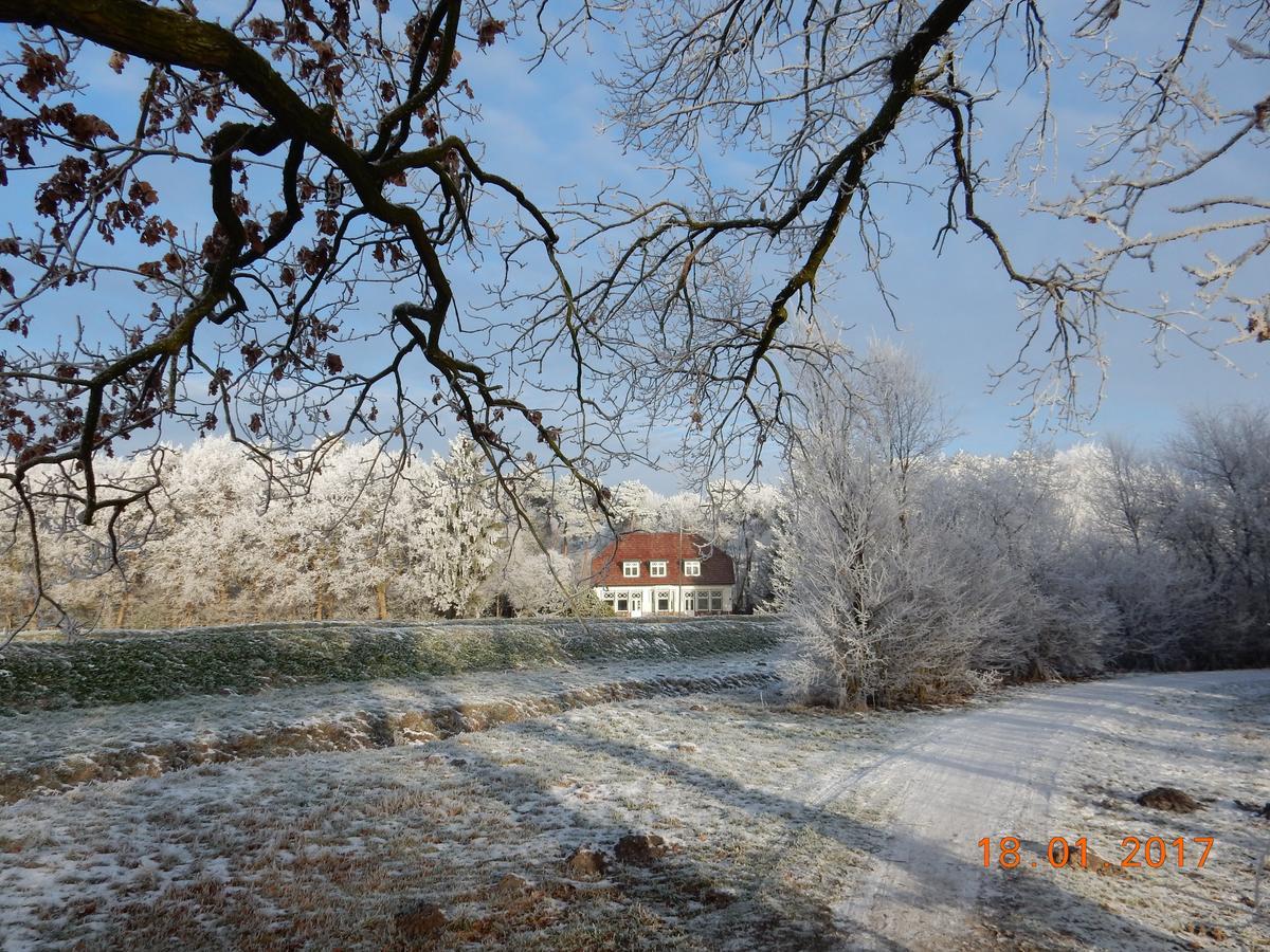 B&B De Zulthe Roden Esterno foto